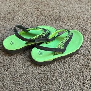 Wonder Nation‎ Neon Green Strapped Flip Flops